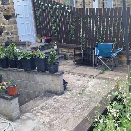 Joyful Place Huddersfield Dış mekan fotoğraf